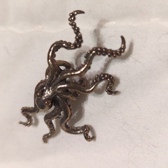 Jewelry - Bronze Octopus Ear Cuff